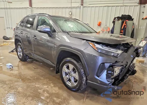 2022 Toyota Rav4 Xle z USA, uszkodzony, nr VIN 2T3P1RFV0NC259210